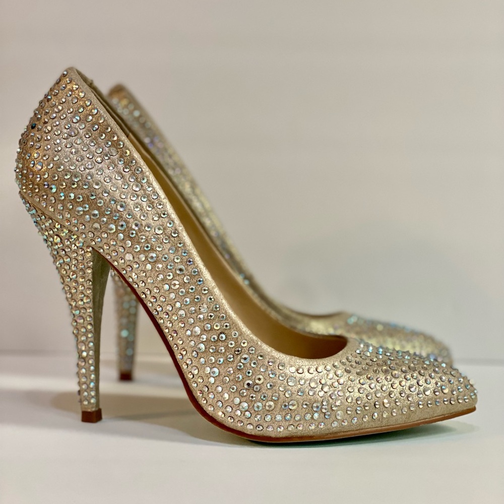Betsey Johnson SB-Shine Pumps - Picture 2 of 3